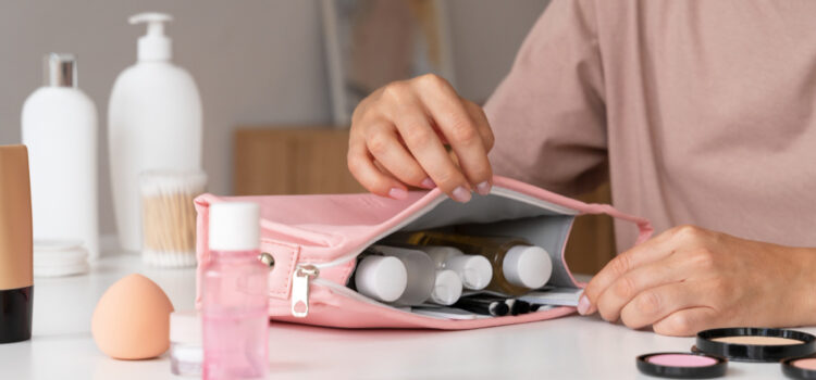 Kosmetikos rinkinys: kaip susikomplektuoti efektyvią kasdienę rutiną Kosmetikos rinkinys: kaip susikomplektuoti efektyvią kasdienę rutiną